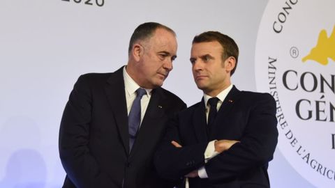 À la demande d'Emmanuel Macron, Didier Guillaume reste ministre de l'agriculture et abandonne les municipales à Biarritz.