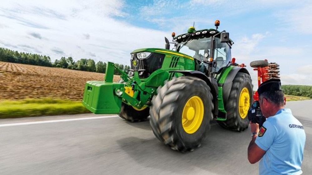 L'essentiel des règles de circulation routière agricoles présenté par Jean-Luc Pérès dans le replay du webinaire. (©Terre-net Média) L'essentiel des règles de circulation routière agricoles présenté par Jean-Luc Pérès dans le replay du webinaire. (©Terre-net Média)