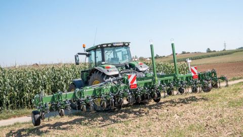 Chaque élément de la bineuse mécanique CFS Vario Hoe est facile à régler pour gagner en efficacité. (©Payen Import)