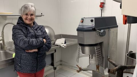 Stéphanie Rivet dans son laboratoire de transformation à la ferme