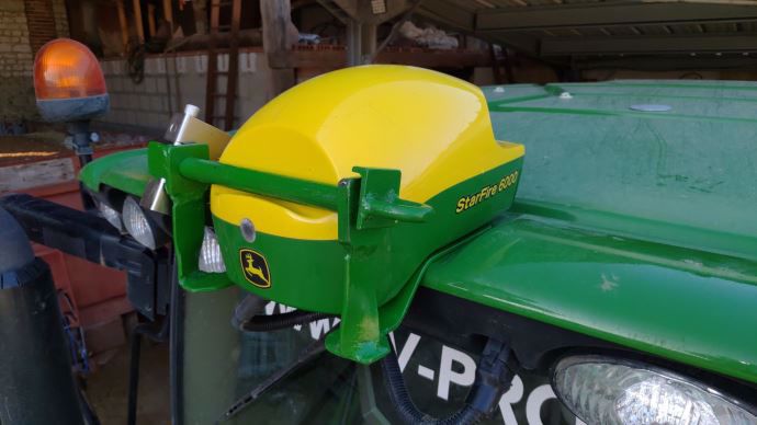 Antivol pour antenne GPS de tracteur