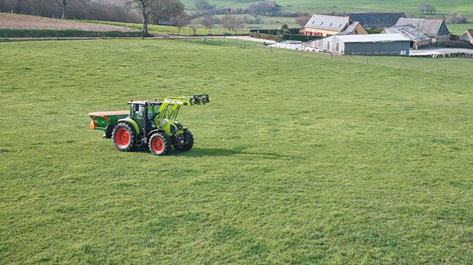 Le premier apport d'azote sur prairie peut se faire dès les 200 °C cumulés depuis le 1<sup>er</sup> janvier. (©Terre-net Média)