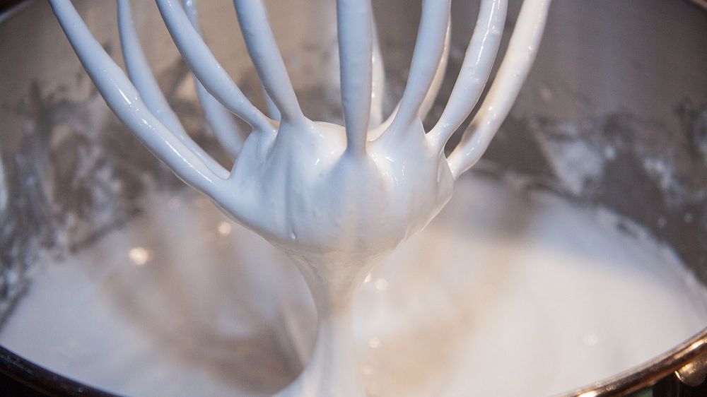 Crème, yaourts, crêpes, desserts mais aussi fromages et bien d'autres encore : avec le lait, les pistes de valorisation sont nombreuses ! (©CC)