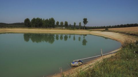 Le ministre de l'agriculture et la secrétaire d'État à la biodiversité ont lancé le 28 mai le Varenne agricole de l'eau et de l'adaptation au changement climatique. (©Terre-net Média) Le ministre de l'agriculture et la secrétaire d'État à la biodiversité ont lancé le 28 mai le Varenne agricole de l'eau et de l'adaptation au changement climatique. (©Terre-net Média)