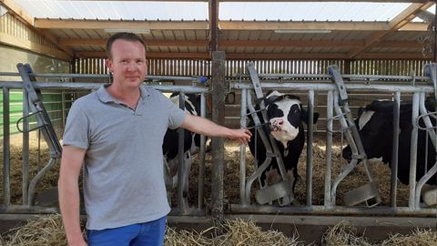 François Cattez a repensé sa conduite de troupeau pour produire davantage par vache (©Terre-net Media) François Cattez a repensé sa conduite de troupeau pour produire davantage par vache (©Terre-net Media)