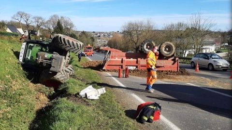 Accident de tracteur à Lannion, en Bretagne, en février dernier. (©@Dominiqueluhern) Accident de tracteur à Lannion, en Bretagne, en février dernier. (©@Dominiqueluhern)