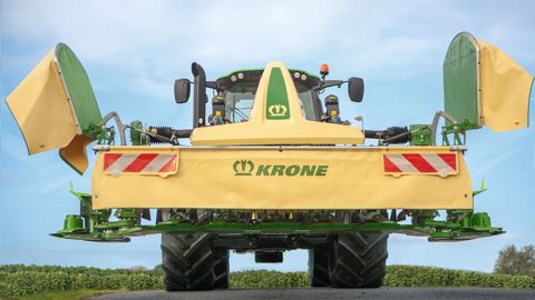 L'EasyCut F 400 CV Fold dispose d'une largeur de coupe de 4,04 m (©Krone) L'EasyCut F 400 CV Fold dispose d'une largeur de coupe de 4,04 m (©Krone)