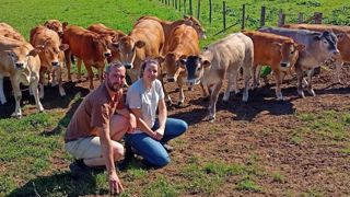 Depuis plusieurs années, Camille et Raphaël voulaient « s'installer en polyculture-élevage et transformation à la ferme », mais ils ont attendu de « trouver le site parfait pour mener à bien ce projet ». (©Fermes en vie) Depuis plusieurs années, Camille et Raphaël voulaient « s'installer en polyculture-élevage et transformation à la ferme », mais ils ont attendu de « trouver le site parfait pour mener à bien ce projet ». (©Fermes en vie)