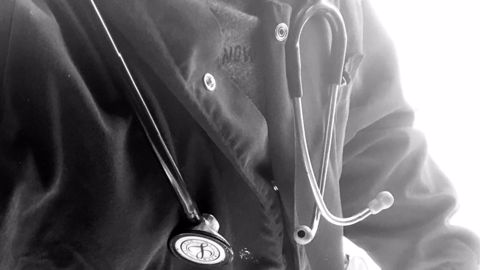 @DrToudou, un jeune vétérinaire, partage son quotidien et défend les éleveurs @DrToudou, un jeune vétérinaire, partage son quotidien et défend les éleveurs