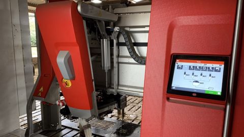 Le robot de traite, mais aussi les outils de monitoring, fournissent des données intéressantes à analyser sur la santé des vaches. (©Terre-net Média)