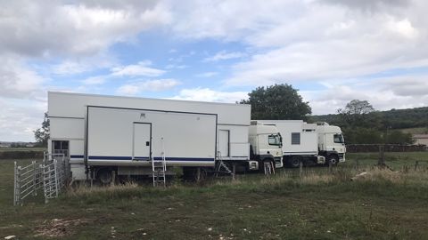 L'abattoir mobile vise à transporter la viande, plutôt que les animaux pour préserver le bien-être animal à l'abattage. (©Christophe Sudraud )
