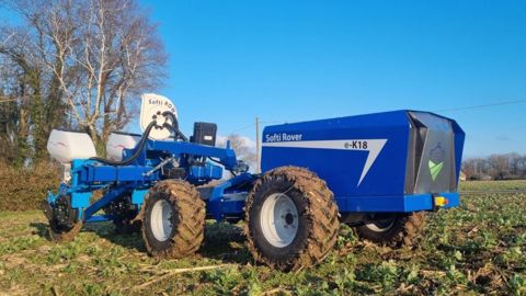 Le robot E-K18 de Softivert fera ses premiers essais à grande échelle en 2023 avec un semis de 5 ha de maïs. (©Softivert) Le robot E-K18 de Softivert fera ses premiers essais à grande échelle en 2023 avec un semis de 5 ha de maïs. (©Softivert)
