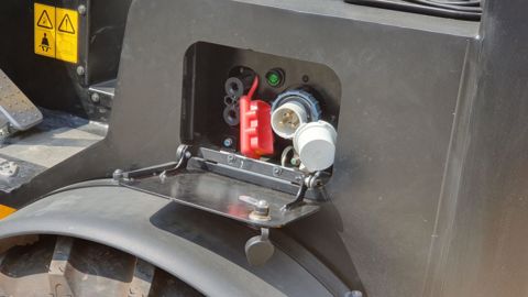 Prises de rechargement de la JCB 403E
