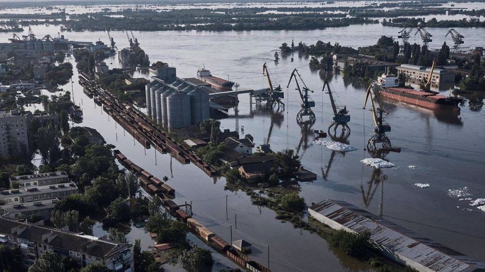 Le port de Kheirson sous les eaux après la destruction barrage de Kakhovka. (©<a href="https://twitter.com/Liberov">@Liberov</a>) Le port de Kheirson sous les eaux après la destruction barrage de Kakhovka. (©<a href="https://twitter.com/Liberov">@Liberov</a>)