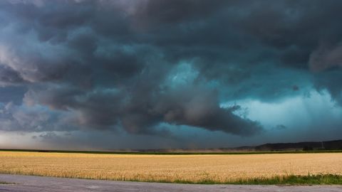 De forts orages sont attendus notamment sur l'est de la France. De forts orages sont attendus notamment sur l'est de la France.