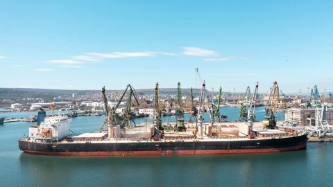 Les arrivées et les départs au niveau des ports ukrainiens de la mer Noire seraient bloqués depuis deux jours, à la demande l'armée de Kiev.