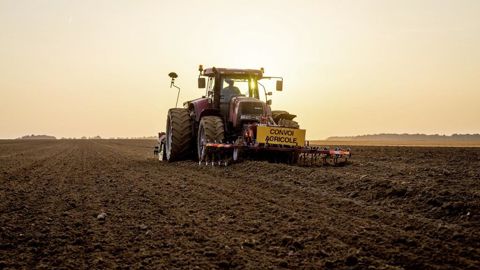 L'avancée des semis de céréales d'hiver 2023 est très différente selon les régions et les contextes pédo-climatiques.