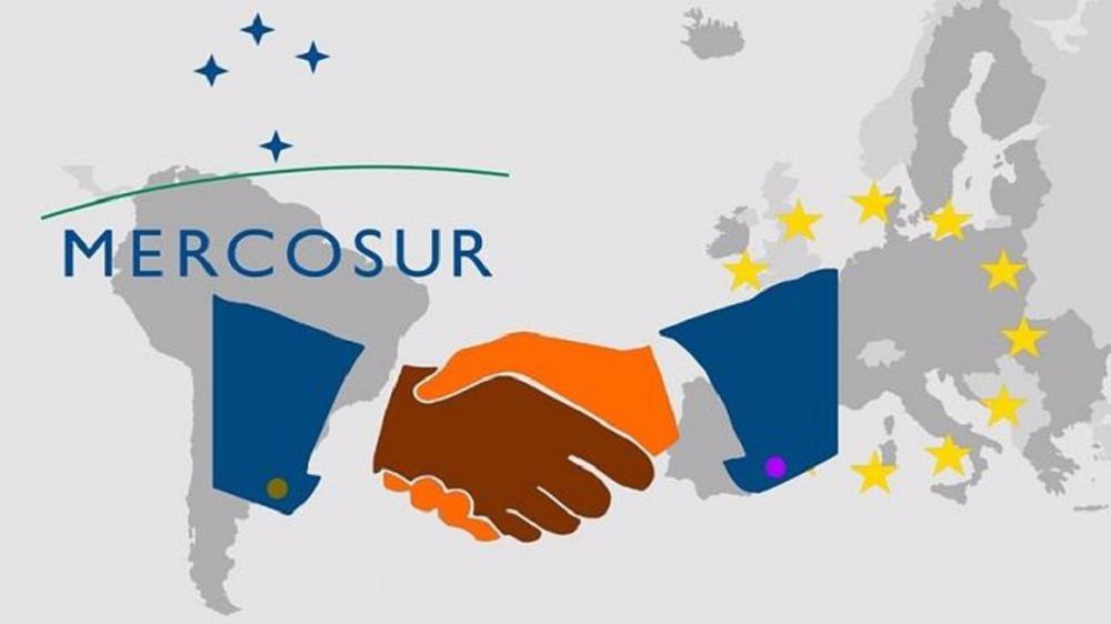 Les agriculteurs dénoncent le projet d'accord avec le Mercosur (Brésil, Argentine, Uruguay, Paraguay), mais aussi  l'accord avec le Canada (Ceta), la Nouvelle-Zélande et l'Australie.