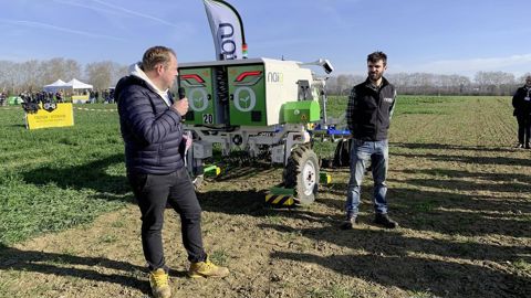 Kris de Boe, de Camso (à gauche) et Gaëtan Séverac, cofondateur de Naïo Technologies, lors du Fira 2024.