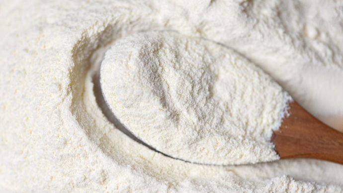 Après avoir légèrement baissé fin 2023, le prix de la poudre de lait écrémé tournait autour de 2 500 €/t mi-février.