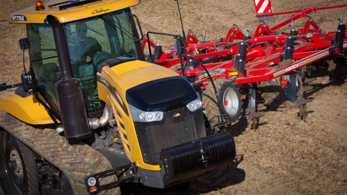 tracteur Challenger MT775E