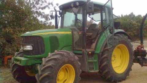 Le <strong>John Deere 6320</strong> est doté d’un<strong> moteur Common Rail. </strong>(©Terre-net Média) Le <strong>John Deere 6320</strong> est doté d’un<strong> moteur Common Rail. </strong>(©Terre-net Média)