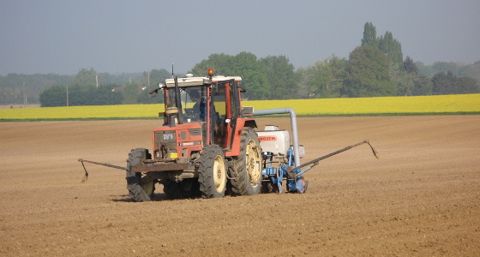 A votre avis, faut-il un tracteur neuf pour passer à l'autoguidage Rtk ? A votre avis, faut-il un tracteur neuf pour passer à l'autoguidage Rtk ?