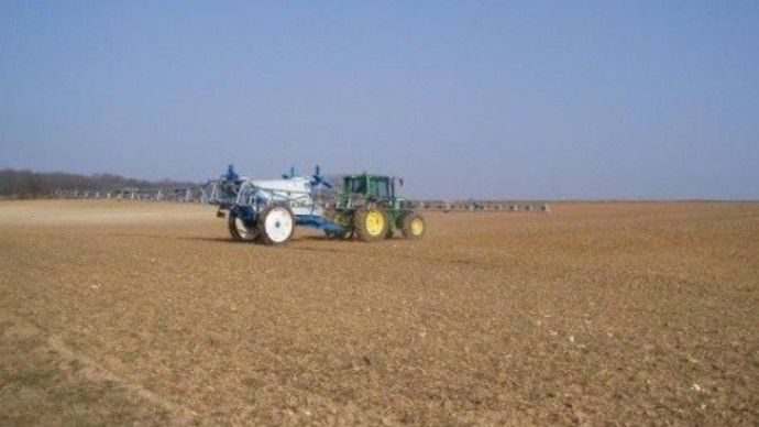 Certaines mesures du projet de loi d'avenir por l'agriculture visent à réduire l'usage des produits phytosanitaires et à favoriser le biocontrôle.
