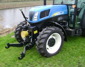 Zuidberg vient de sortir un relevage avant et une prise de force spécialement adaptés aux tracteurs New Holland de la série T4000F. Photo parue sur Terre-net Média.