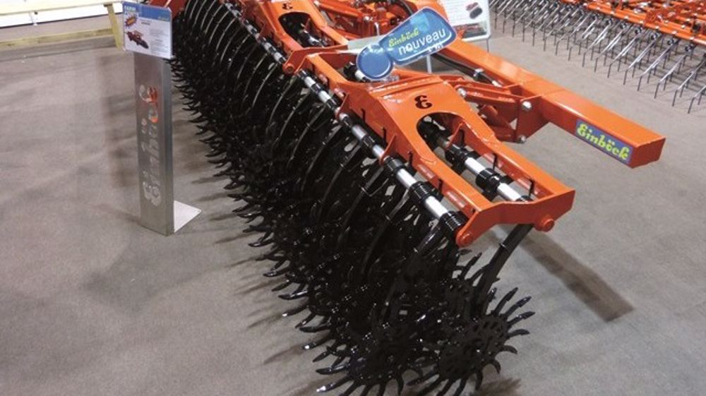 L'Autrichien se lance dans la houe rotative L'Autrichien se lance dans la houe rotative
