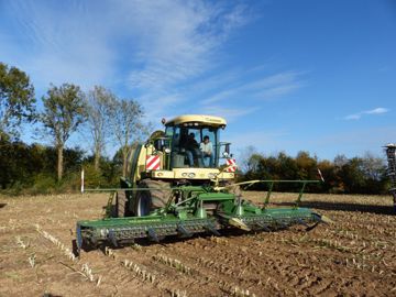 Vidéo ensilage : l'ensileuse Krone Big X 600 en démonstration Vidéo ensilage : l'ensileuse Krone Big X 600 en démonstration