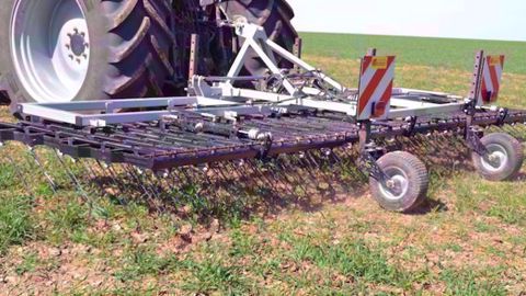 Agronomic : des herses étrilles jusqu'à 12,5 m de large Agronomic : des herses étrilles jusqu'à 12,5 m de large