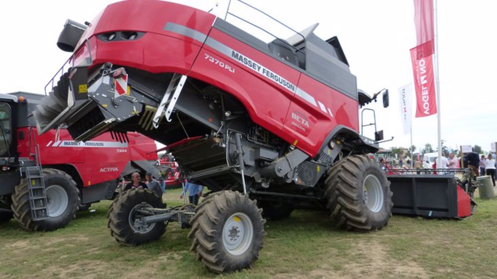 Les Beta plus de Massey Ferguson à l'aise dans les pentes Les Beta plus de Massey Ferguson à l'aise dans les pentes