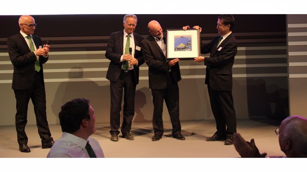 Applaudissements pour Michel Tramier