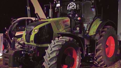 Claas: Les Axion 800 adoptent la variation continue Claas: Les Axion 800 adoptent la variation continue