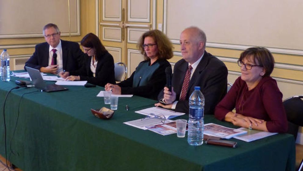 Crise dans l'agricole et léger mieux en espaces verts