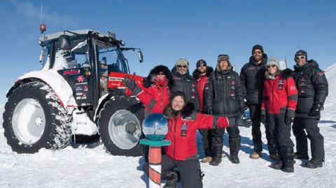 Massey Ferguson Antarctica 2 : un tracteur a vaincu le pôle Sud Massey Ferguson Antarctica 2 : un tracteur a vaincu le pôle Sud