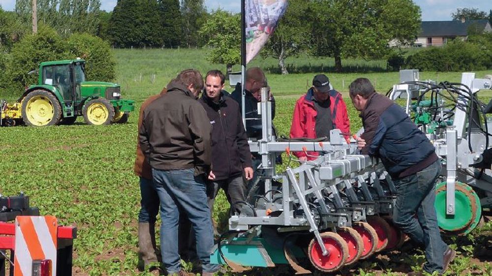 Désherb'Avenir IV : le guidage au centre des attentions