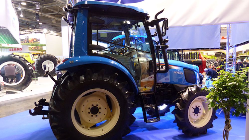 Les MT5 de LS comme tracteurs de cour Les MT5 de LS comme tracteurs de cour