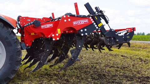 Le décompacteur Quivogne SSDR descend jusqu'à 60 cm Le décompacteur Quivogne SSDR descend jusqu'à 60 cm