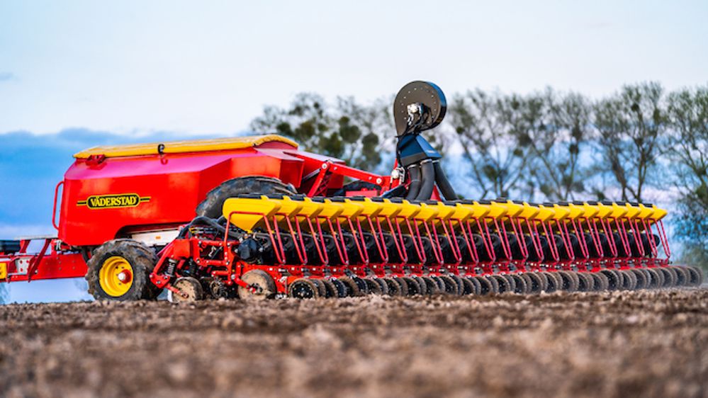 Le Tempo L 24 de Väderstad sème 20 ha/h Le Tempo L 24 de Väderstad sème 20 ha/h