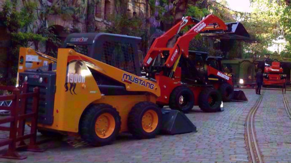 Mustang plus près de Manitou Mustang plus près de Manitou