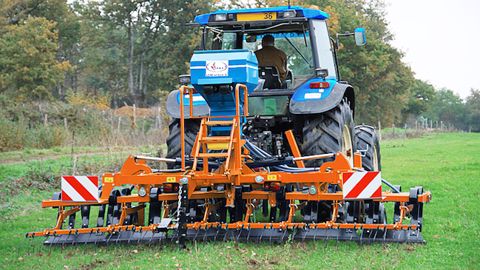 Un régénérateur de prairies dans la gamme Satene Un régénérateur de prairies dans la gamme Satene