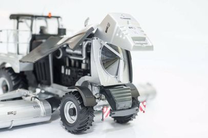 Une version Black de la Krone Big M 450 Une version Black de la Krone Big M 450