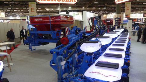 Une trémie-fertiliseur de 3 500 L chez Monosem