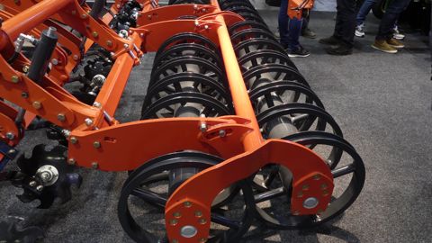 Un rouleau double « U » pour Kverneland Un rouleau double « U » pour Kverneland