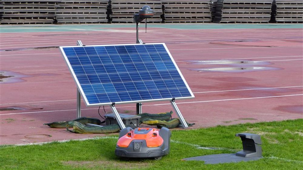 [VIDEO] Husqvarna : la précision satellite remplace les fils du robot