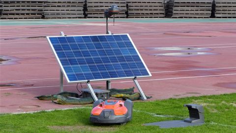 [VIDEO] Husqvarna : la précision satellite remplace les fils du robot