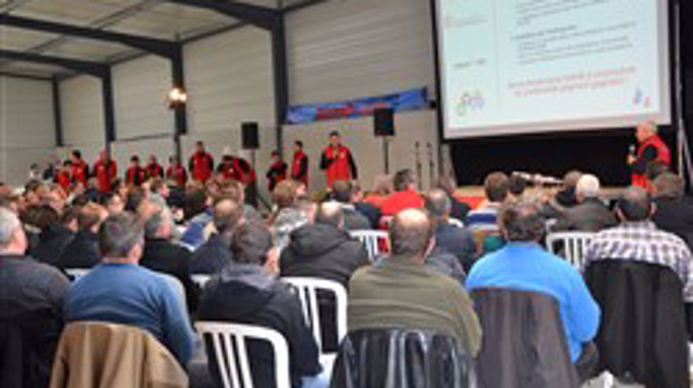 Rhonadis recrute et fait son tour de France