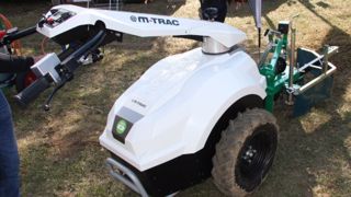 Innovation & Paysage : M-Trac, un porte-outil électrique